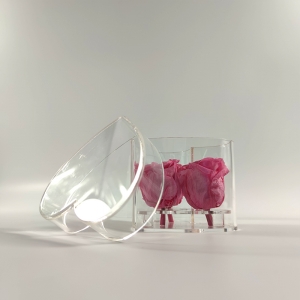 caja de flores color de rosa de acrílico transparente en forma de corazón personalizada con 3 agujeros 