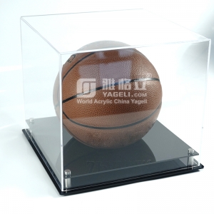 Venta al por mayor, base negra, caja de exhibición de acrílico transparente para baloncesto 
