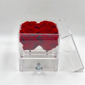 caja de flores cuadrada de acrílico transparente con 4 rosas cajón 