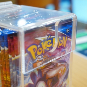 Nuevo diseño al por mayor Pokémon caja de caja de visualización de paquete de refuerzo acrílico 