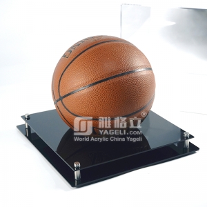 Venta al por mayor, base negra, caja de exhibición de acrílico transparente para baloncesto 