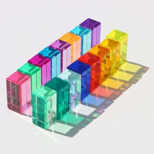 Venta al por mayor cubos de gemas acrílicas coloridas OEM 