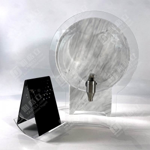 Dispensador de bebidas acrílico de mármol blanco con núcleo de hielo. 