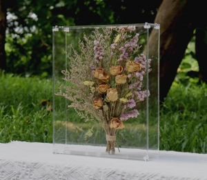 Caja de exhibición de flores preservadas de acrílico al por mayor 