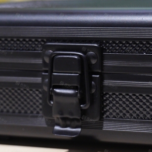 Estuche de almacenamiento de metal negro para PSA con cerradura | Fabricante de accesorios TCG de YAGELI 