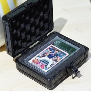 Estuche de almacenamiento de metal negro para PSA con cerradura | Fabricante de accesorios TCG de YAGELI 