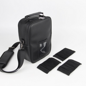 Bolso bandolera Oxford negro para cartas coleccionables con ventana de exhibición 