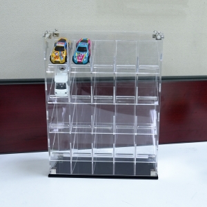Vitrina expositora de acrílico de 4 niveles para modelos de coches a escala con base negra 